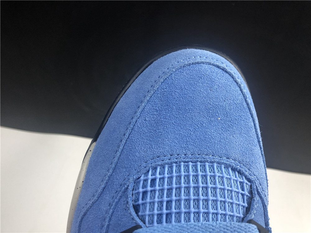 Jordan 4 Retro University Blue CT8527-400